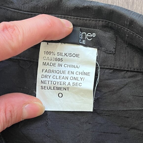 Karen Kane Silk Sleeveless Button Down Blouse (with Crinkle look) - Picture 4 of 10